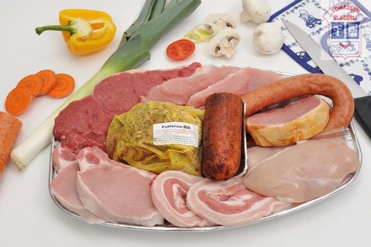 Vleesschotel 6 - Inhoud: Inhoud: Kipfilet, Speklappen, Karbonade, Puttense rib (lekker mals stukje vlees van de varkensfilet om zelf te braden in oven of pan), Rookworst, Casselerrib, Hamlappen, Entre cote. Vleesschotel 6 - Inhoud: Inhoud: Kipfilet, Speklappen, Karbonade, Puttense rib (lekker mals stukje vlees van de varkensfilet om zelf te braden in oven of pan), Rookworst, Casselerrib, Hamlappen, Entre cote.